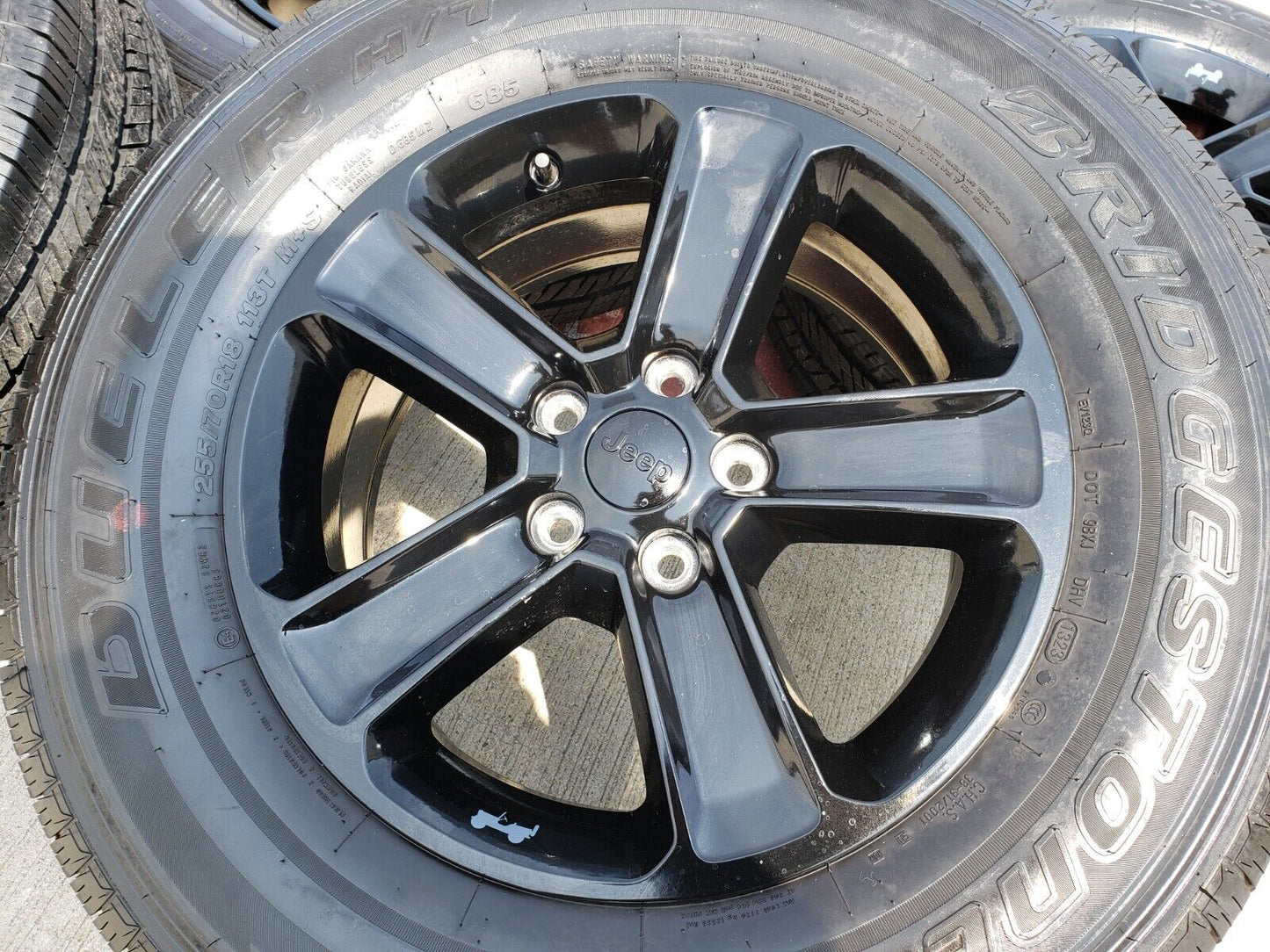 18" Jeep Wrangler Altitude Black OEM wheels rims 9255 9221 tires 2022 2023 2024