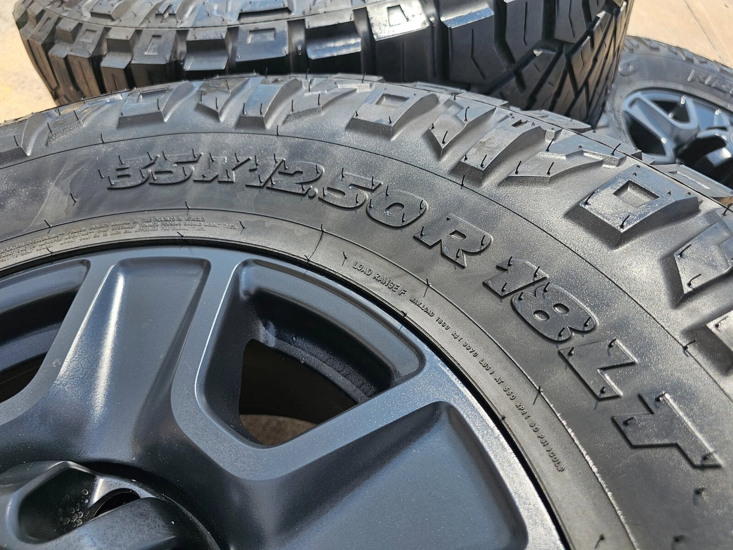 18" Ford F-250 F-350 TREMOR FX-4 OEM black wheels 10298 tires 35"