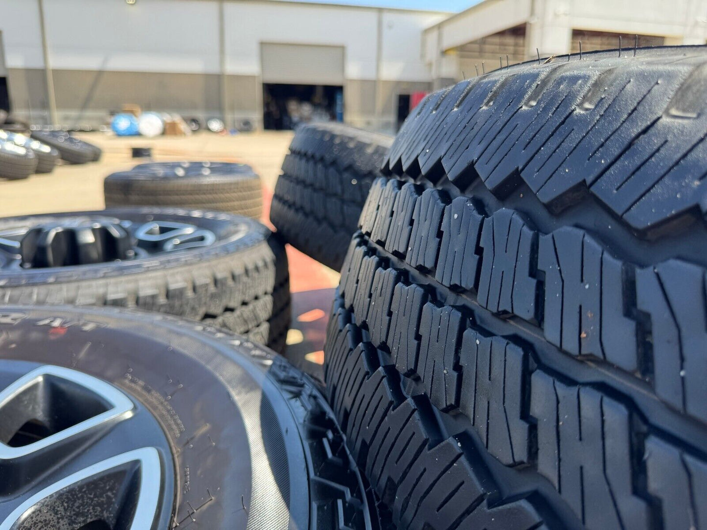 20" Ford F-250 F-350 OEM Lariat Platinum wheels rims 10486 tires BRIDGESTONE