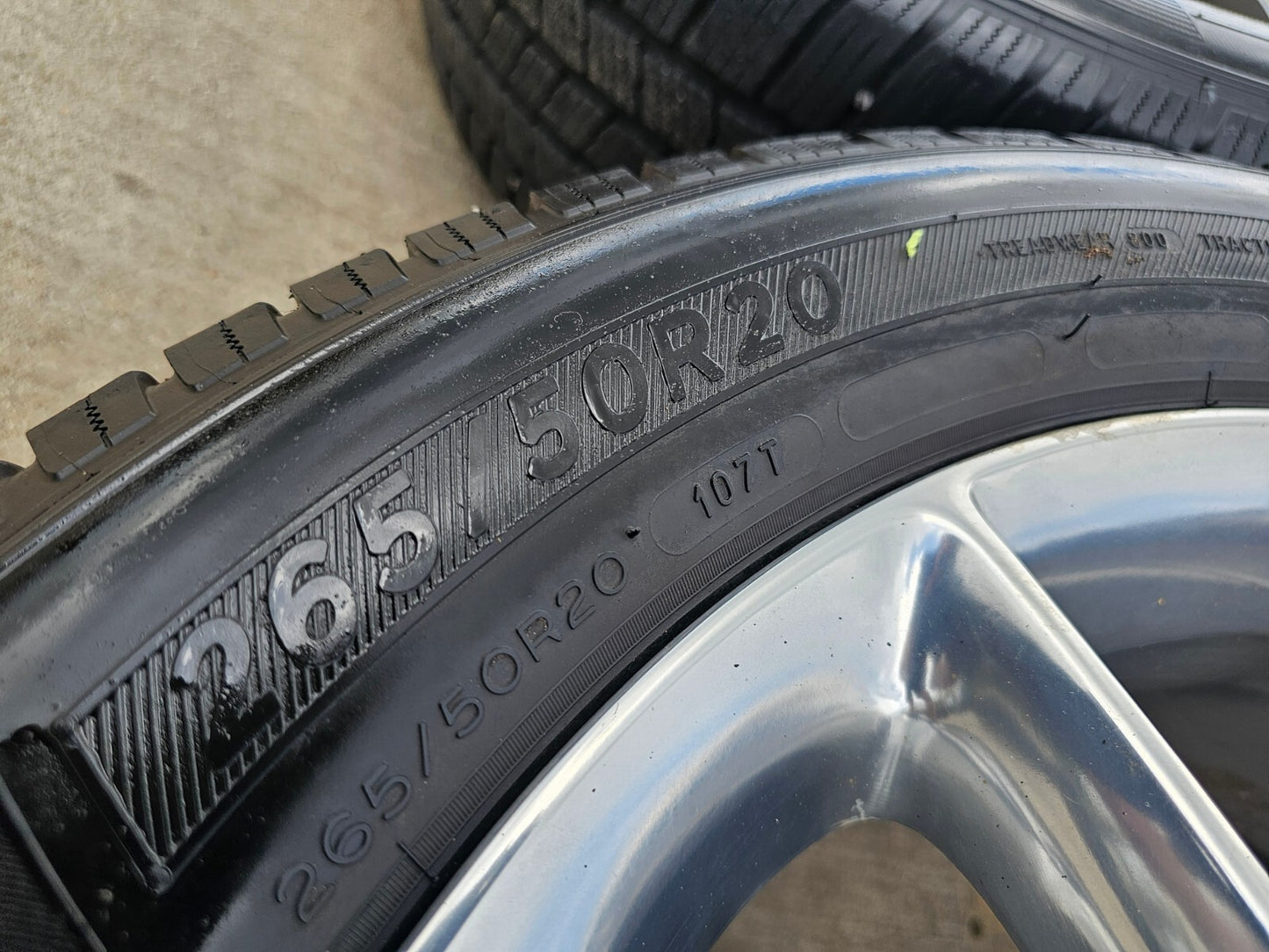 20" Jeep Grand Cherokee L OEM wheels rims 9138 tires Dodge Durango MICHELIN