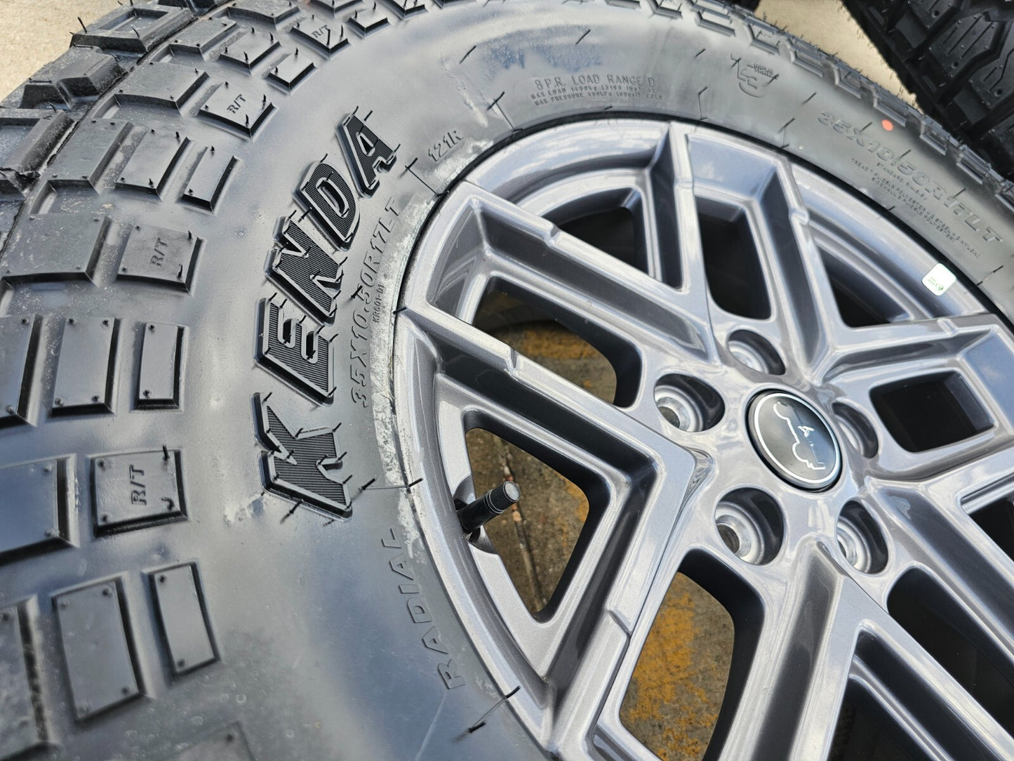 17" Jeep Wrangler Rubicon OEM wheels rims 51649 Gladiator tires NEW 35"