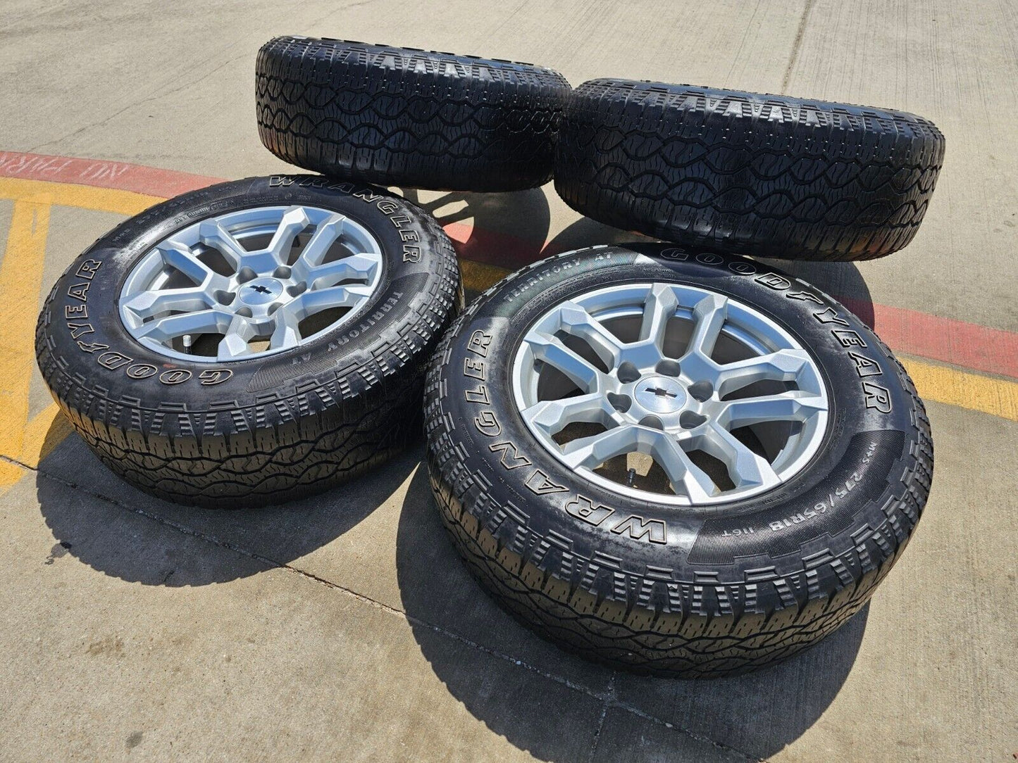 18" Chevy Silverado Tahoe ZR2 GMC Sierra Yukon OEM 95416 wheels rims tires