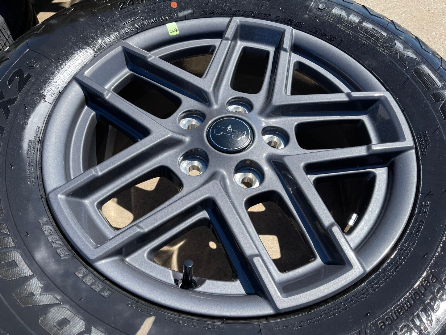 17" Jeep Wrangler Rubicon Sport S OEM wheels rims 51649 Gladiator 2024 2025 NEW
