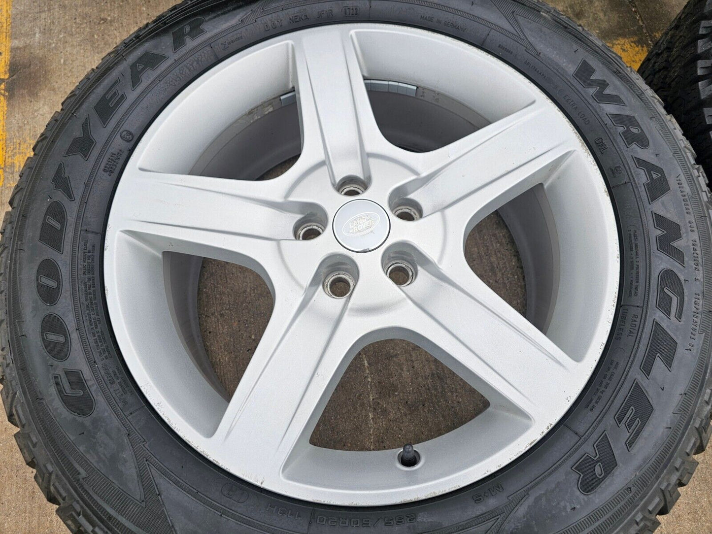 20" Land Rover Defender OEM wheels rims 72352 96980 Range 2023 2024 2025