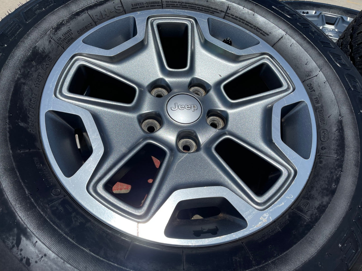 17" Jeep Wrangler Gladiator OEM Rubicon wheels rims 9118 tires