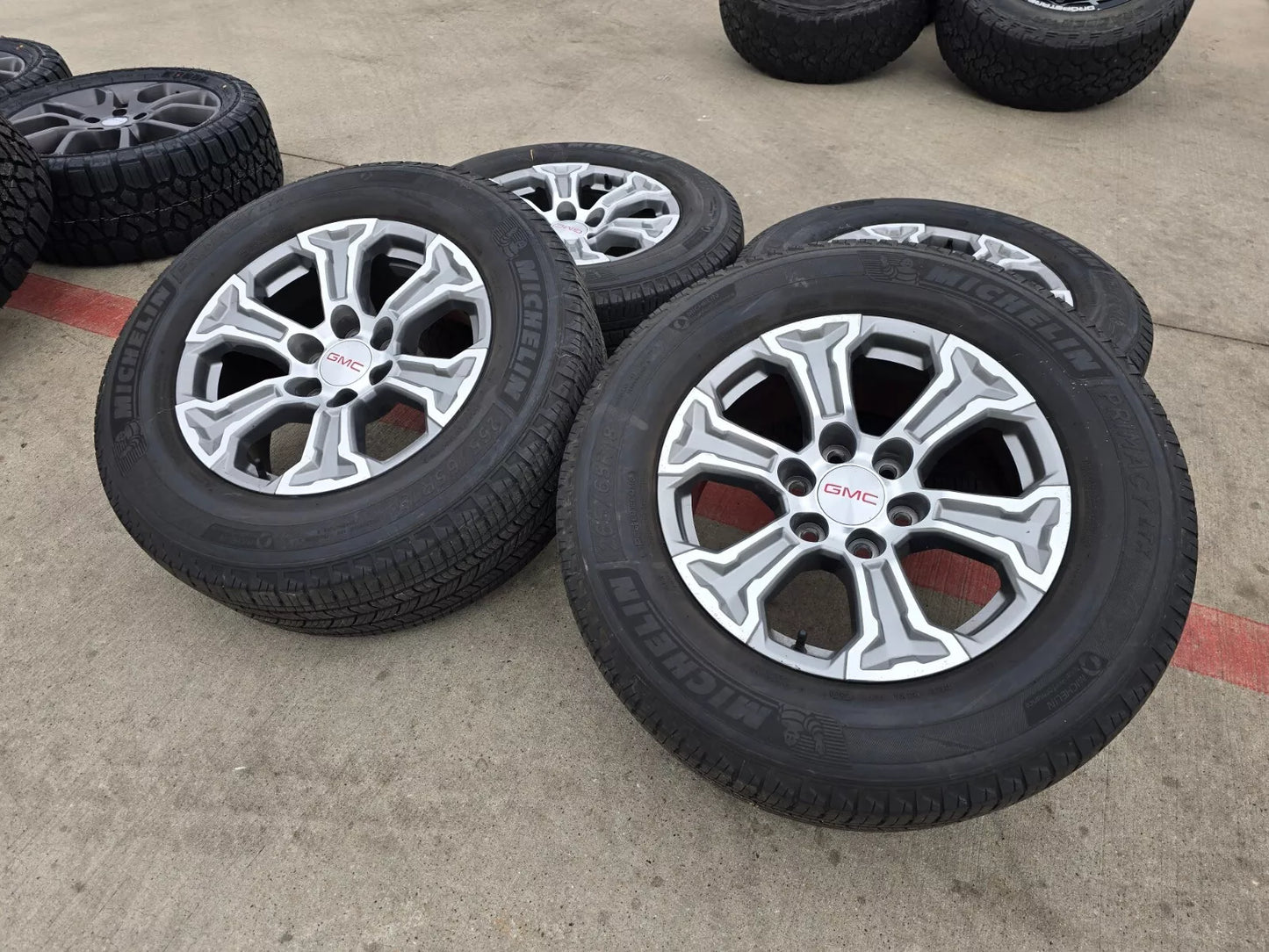 18" GMC Sierra AT4 Chevy Silverado OEM 5910 wheels rims MICHELIN