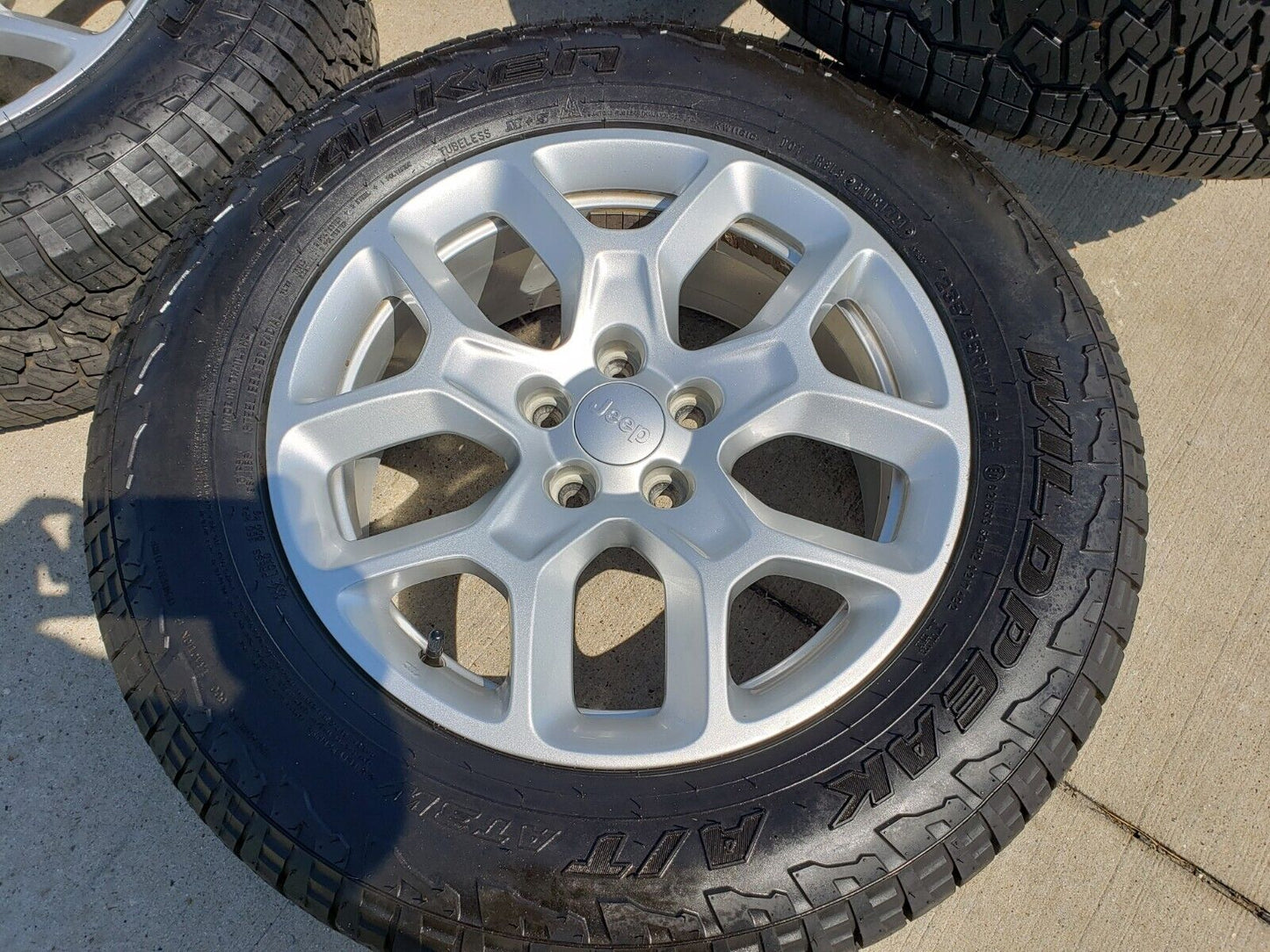 17" Jeep Cherokee wheels OEM 9148 rims Compass Renegade tires