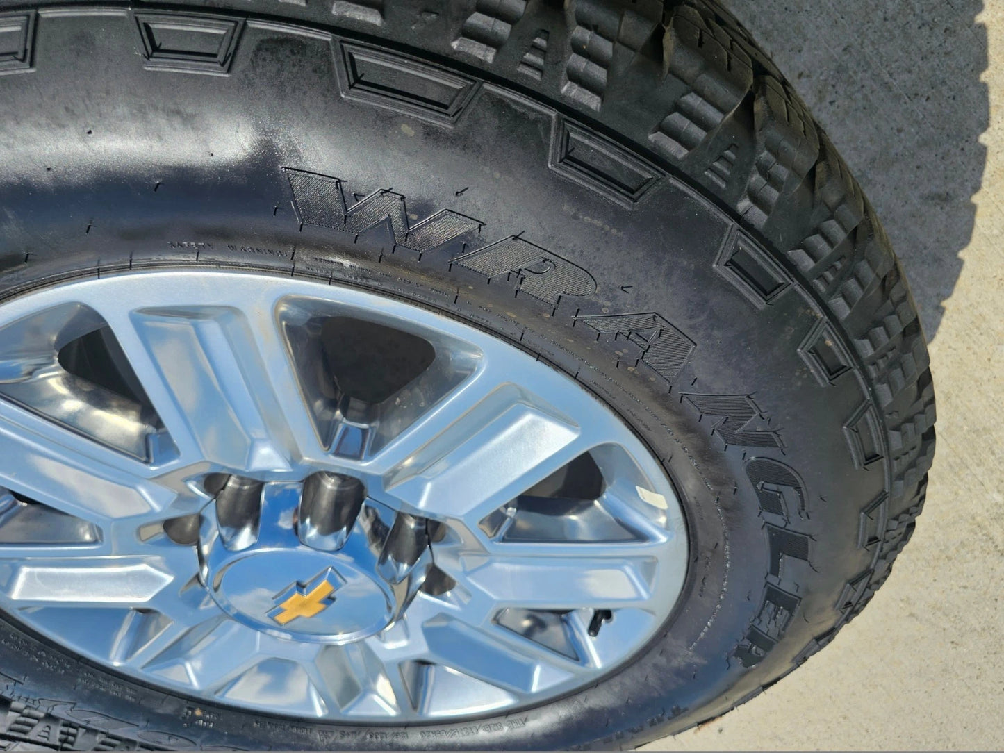 20" Chevy Silverado High Country LTZ 2500 3500 OEM wheels rims tires
