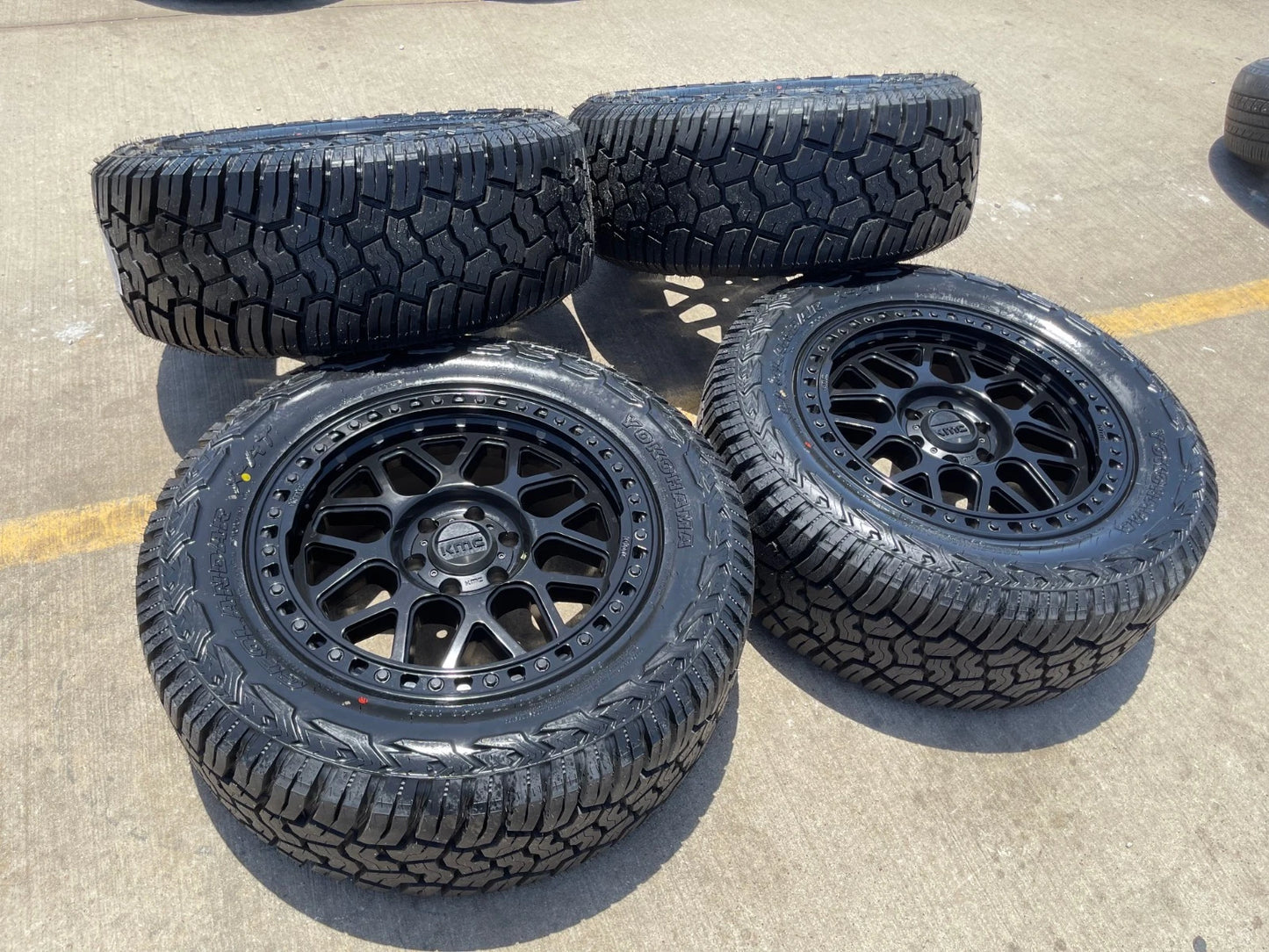 20x9 20" KMC KM549 Ford Expedition F-150 6x135 wheels rims tires 33" NEW