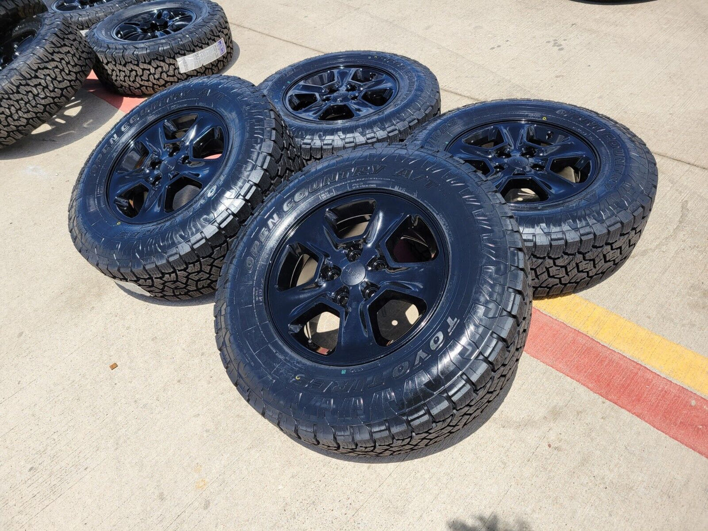 17" Jeep Grand Cherokee OEM wheels rims 9135 black NEW