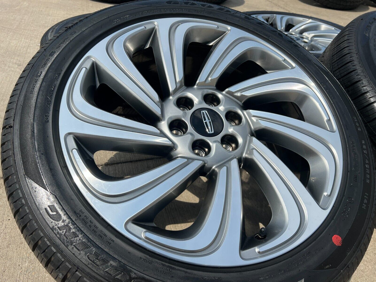 22" Lincoln Navigator OEM rims wheels RESERVE tires 2022 2023 2024 10497