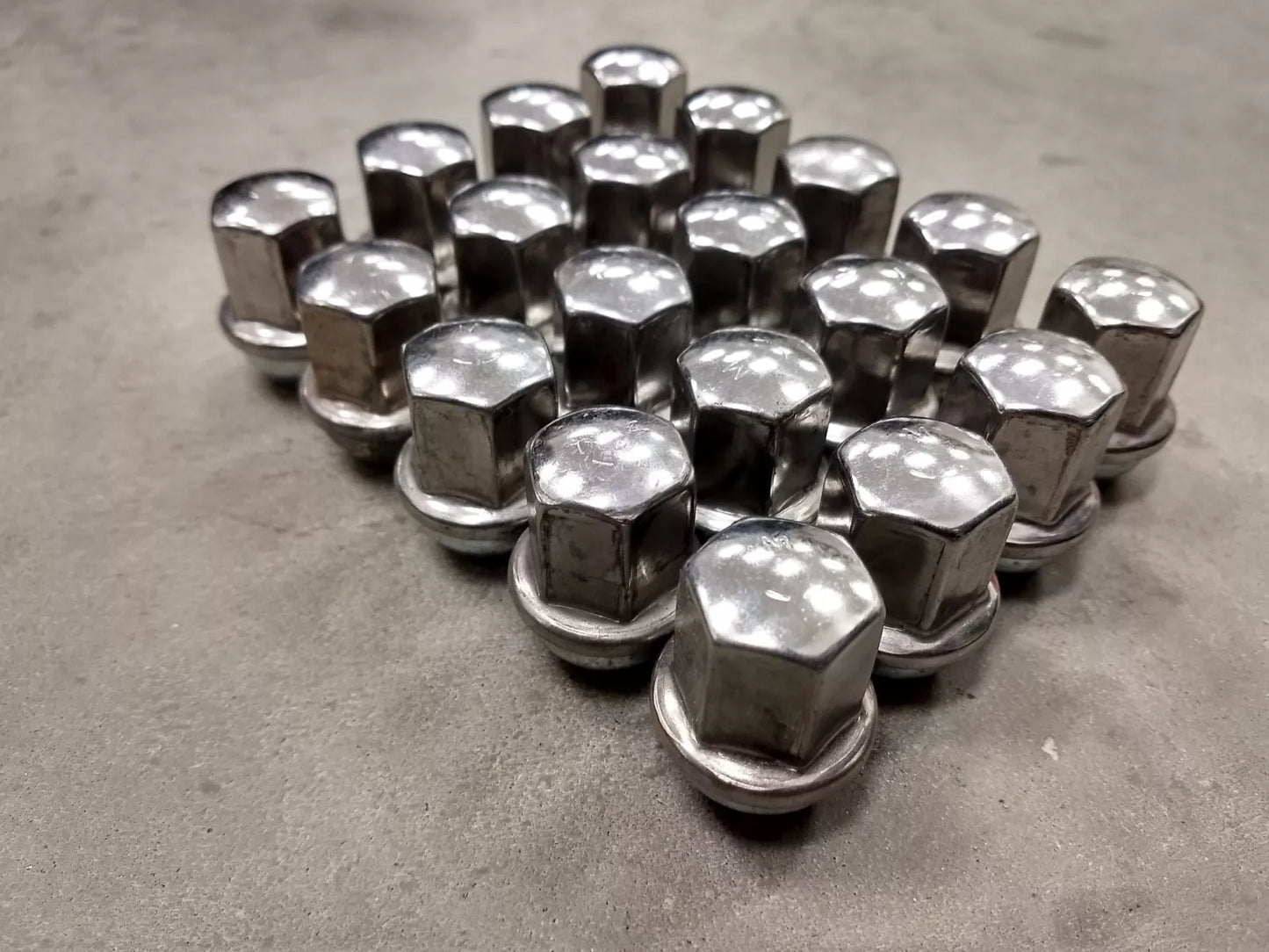 (20) 14x1.5 OEM Dodge RAM 1500 Charger Challenger SRT lug nuts polished OE