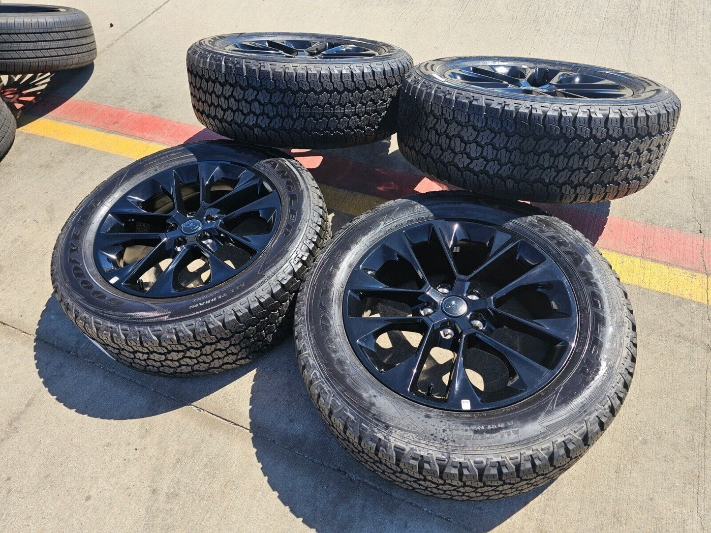 20" Jeep Wrangler OEM Black wheels rims 96902 9262 Gladiator tires