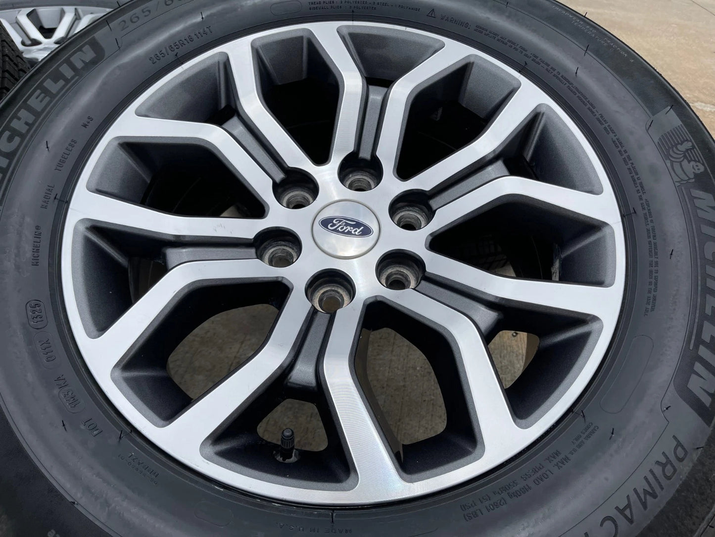 18" Ford F-150 Lariat OEM rims wheels 10342 tires NEW MICHELIN