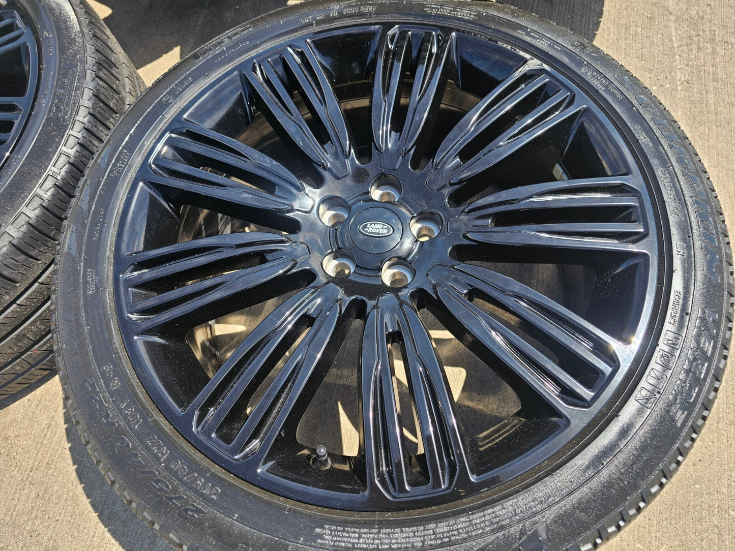 22" Land Rover Range DEFENDER OEM 72328 72331 wheels rims black PIRELLI