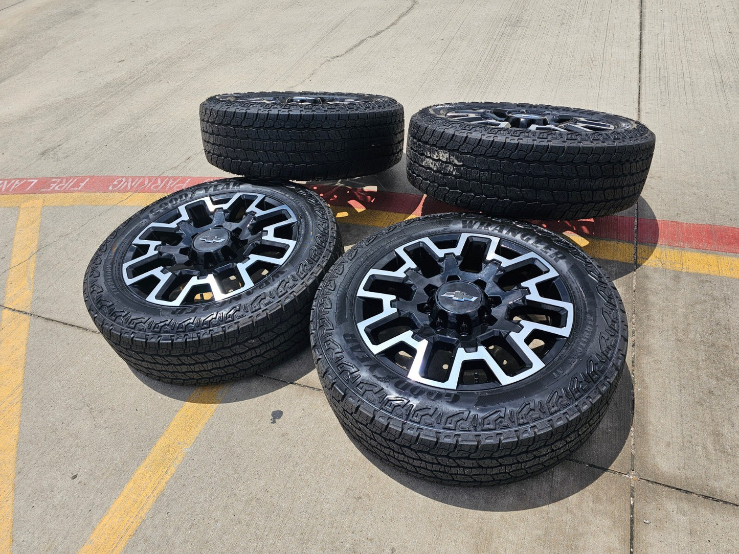 22" Chevy Silverado GMC Sierra 2500 OEM wheels rims A/T tires 2024 2025 NEW