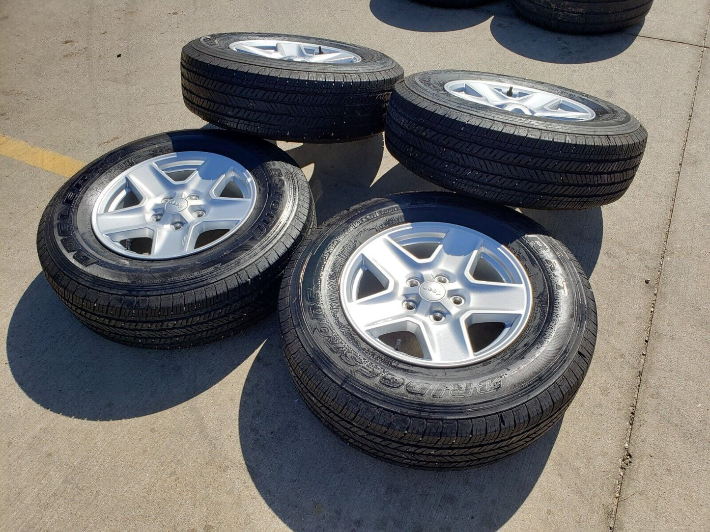 17" Jeep Gladiator SPORT OEM wheels rims tires 9235 Wrangler 2020 2021 2022 2023