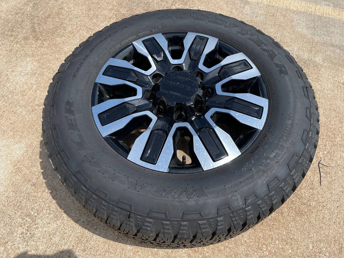 20" GMC Sierra DENALI ULTIMATE 2500 3500 OEM wheel rim 5958 Chevy Spare