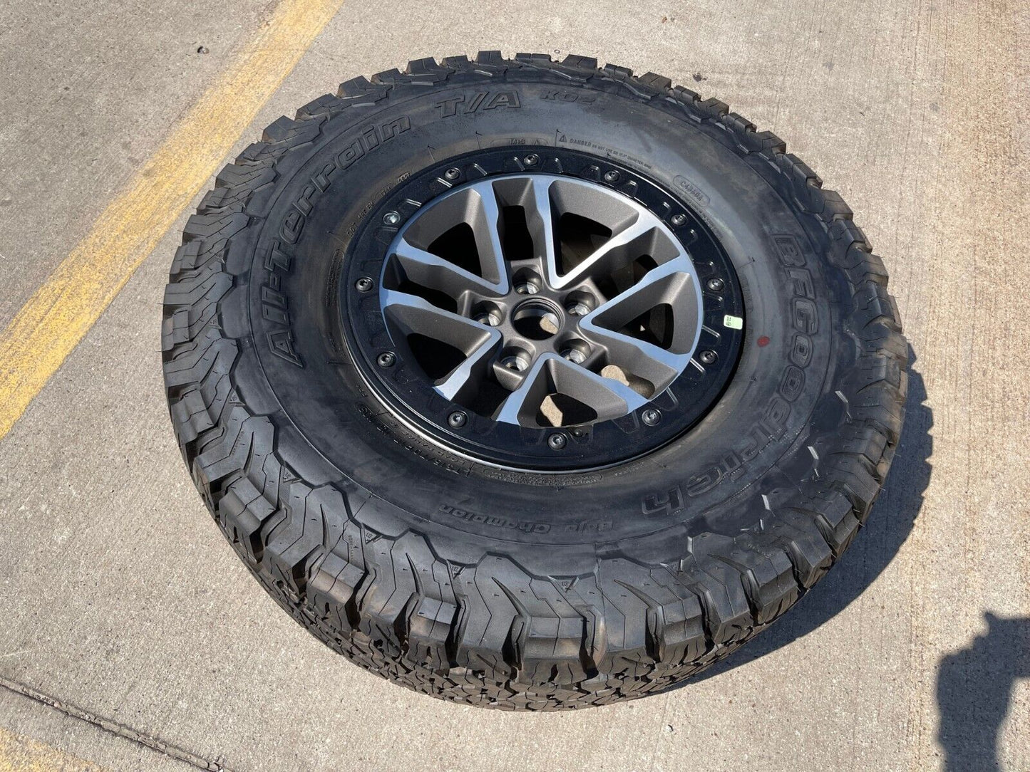 17" Jeep Wrangler 392 Gladiator Rubicon OEM BEADLOCK wheel rim 2023 2024 2025