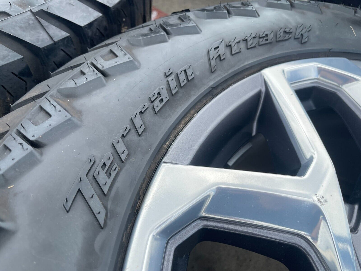 20" GMC Sierra Yukon AT4 Tahoe Silverado OEM wheels rims tires 2022 2023 2024