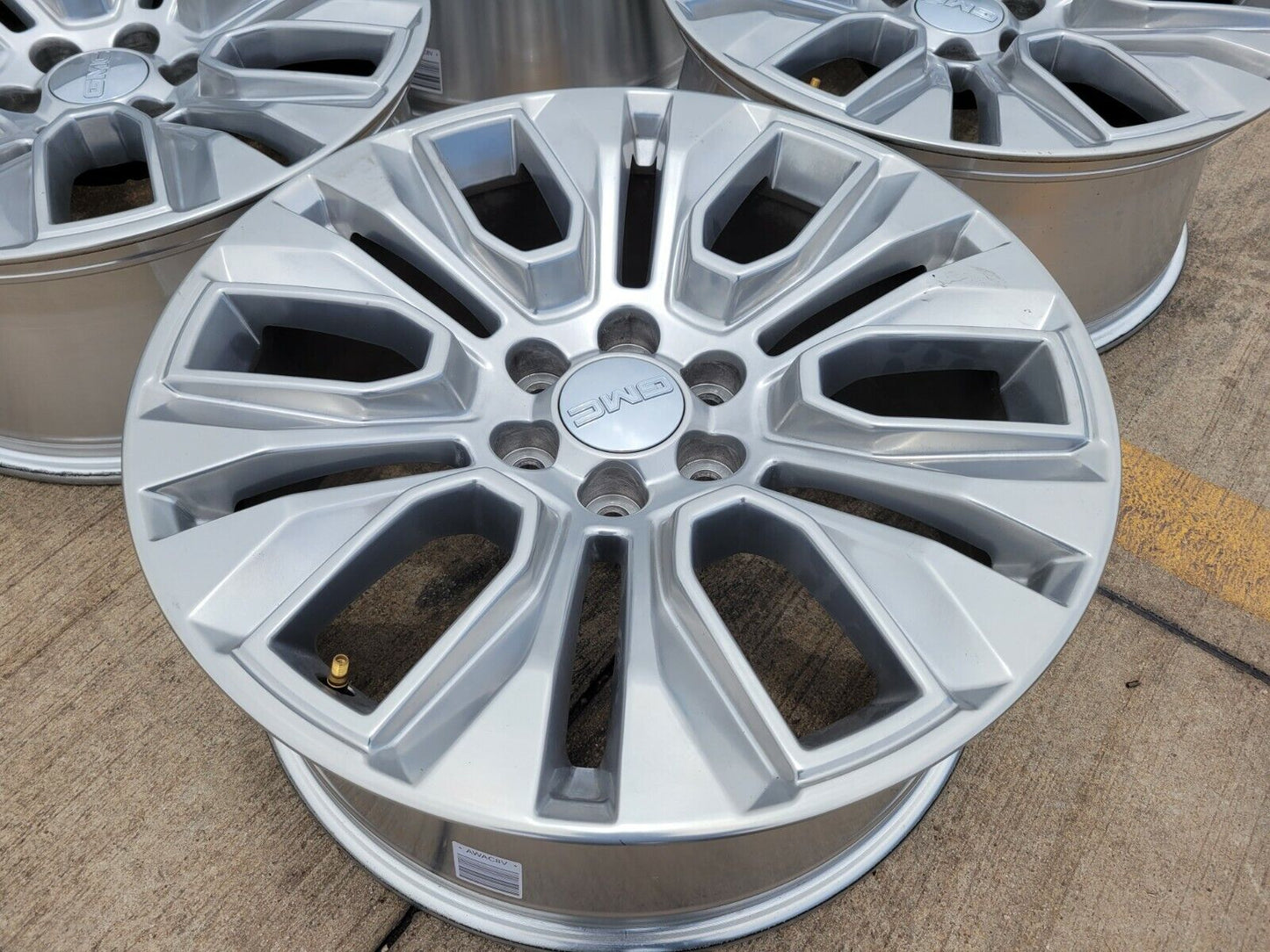 (1) 22" GMC Yukon Sierra DENALI Chevy 5943 OEM wheel rim 2022 2023 2024 2025 NEW