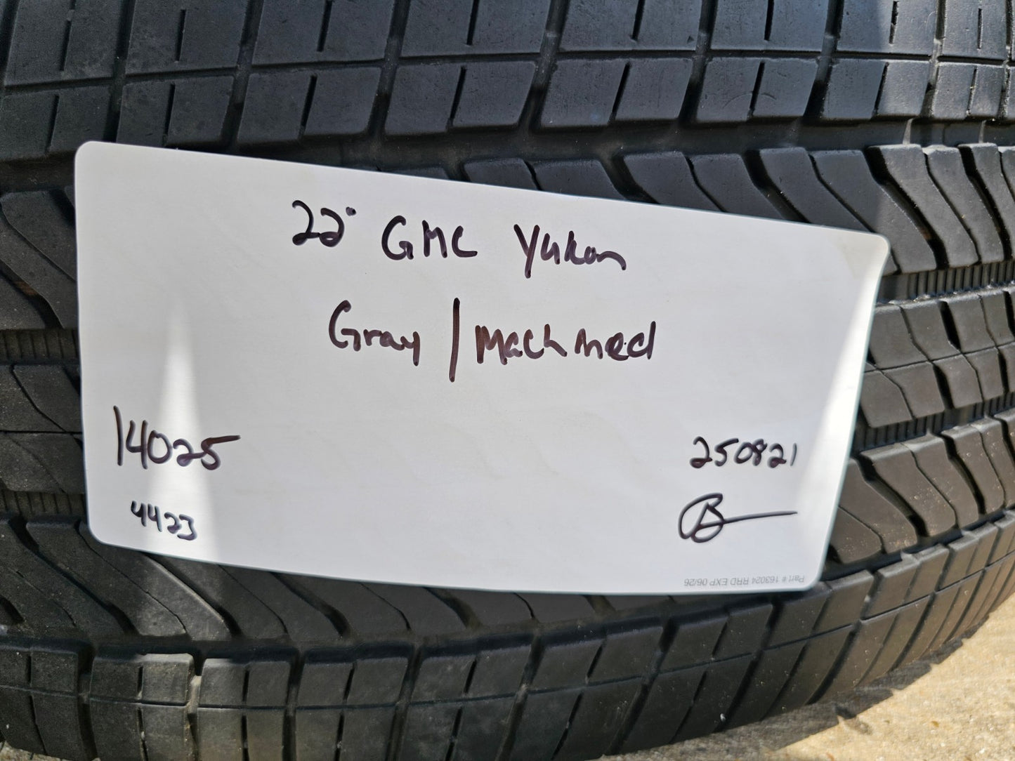 22" GMC Yukon Sierra DENALI OEM wheels rims 14025 97000 tires