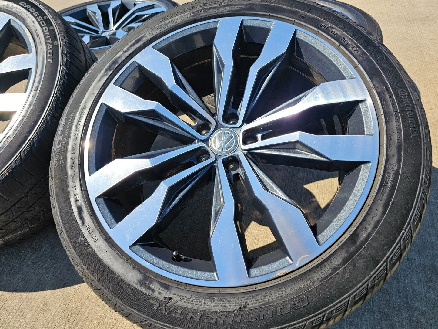 21" VW Atlas SEL R-Line OEM 70077 wheels rims tires