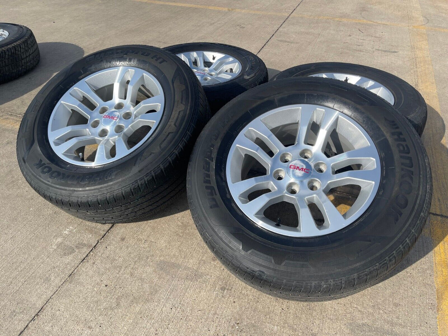 18" Chevy Tahoe Suburban Z71 OEM 5646 wheels rims tires Silverado 1500