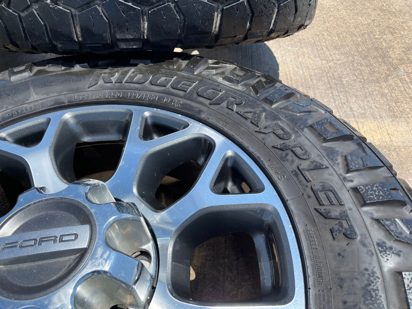 20" Ford F-250 F-350 OEM Lariat wheels rims 10292 tires 2022 2023 2024 NITTO