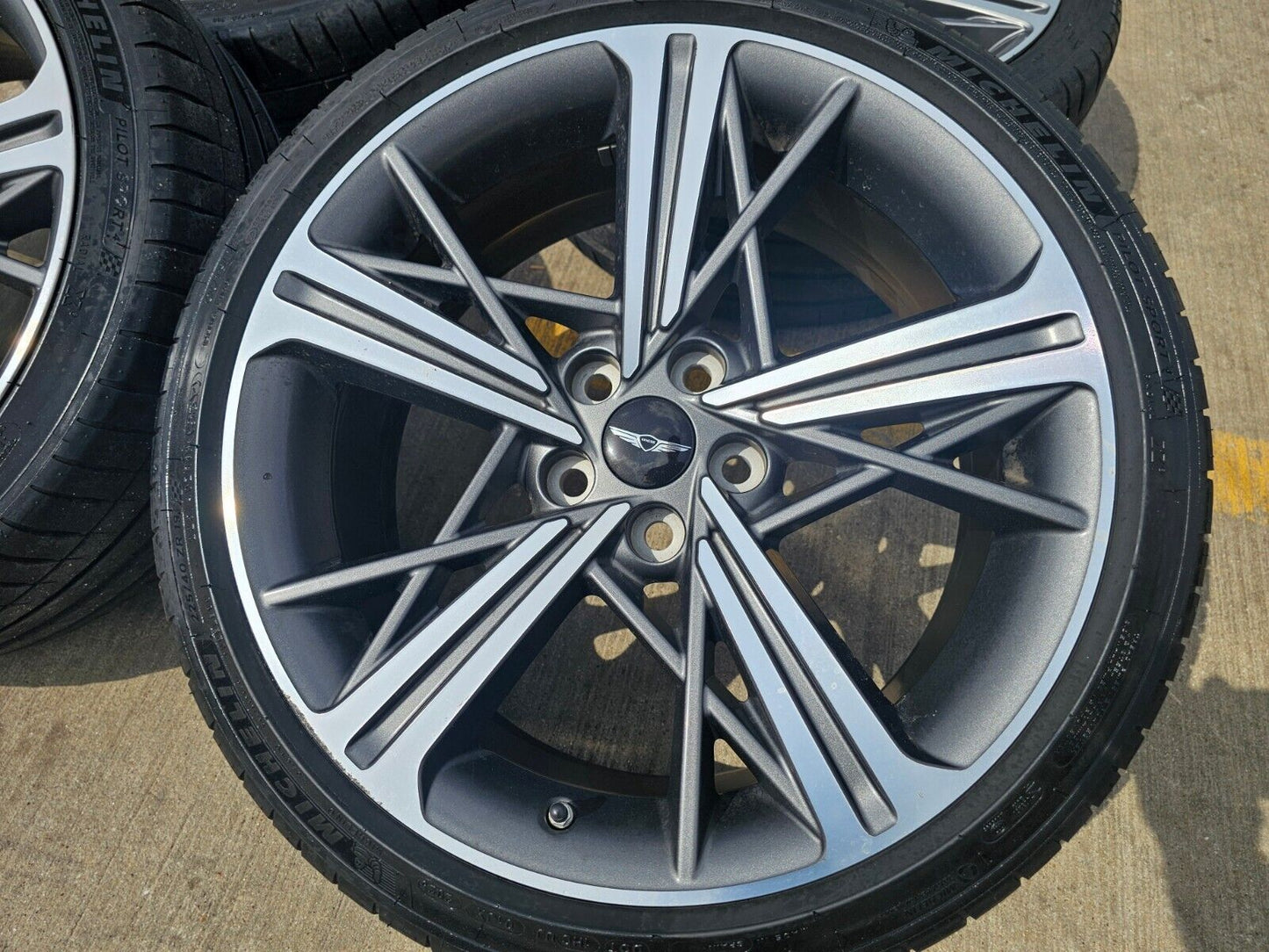 19" Hyundai Genesis G70 G80 OEM 71087 wheel rims Sonata tires MICHELIN