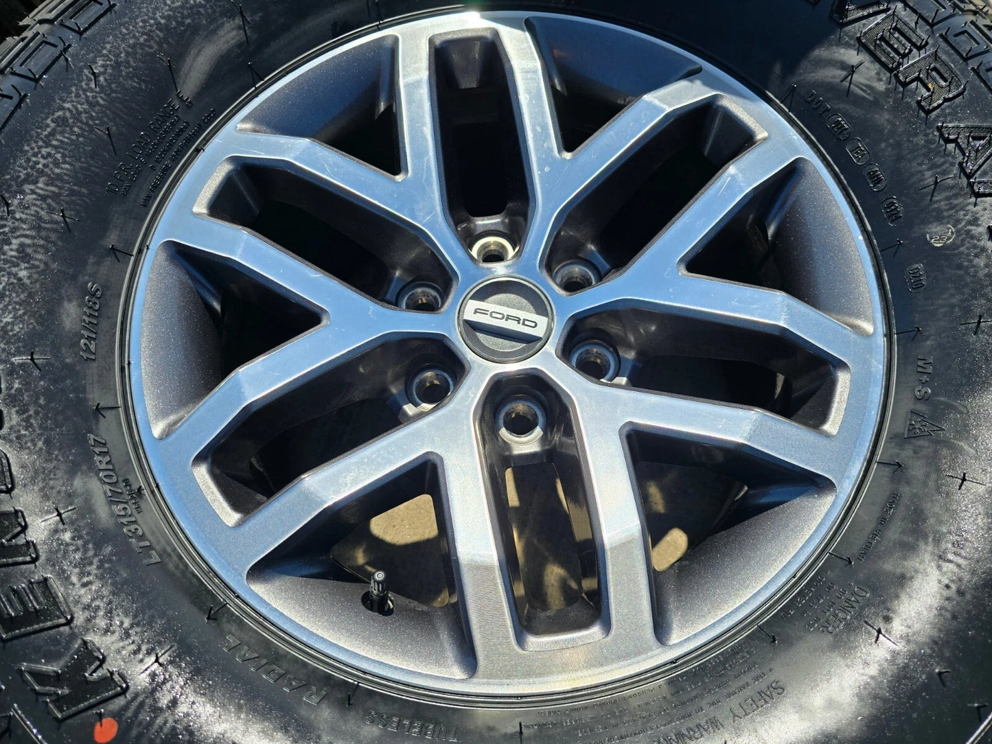 17" Ford F-150 Raptor OEM 10115 rims wheels 35" tires NEW