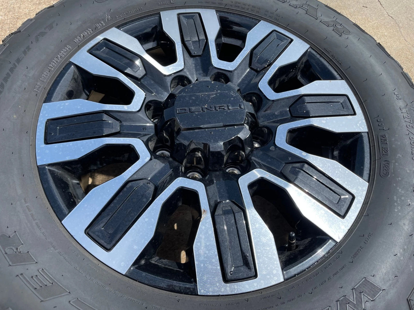 20" GMC Sierra DENALI ULTIMATE 2500 3500 OEM wheel rim 5958 Chevy Spare