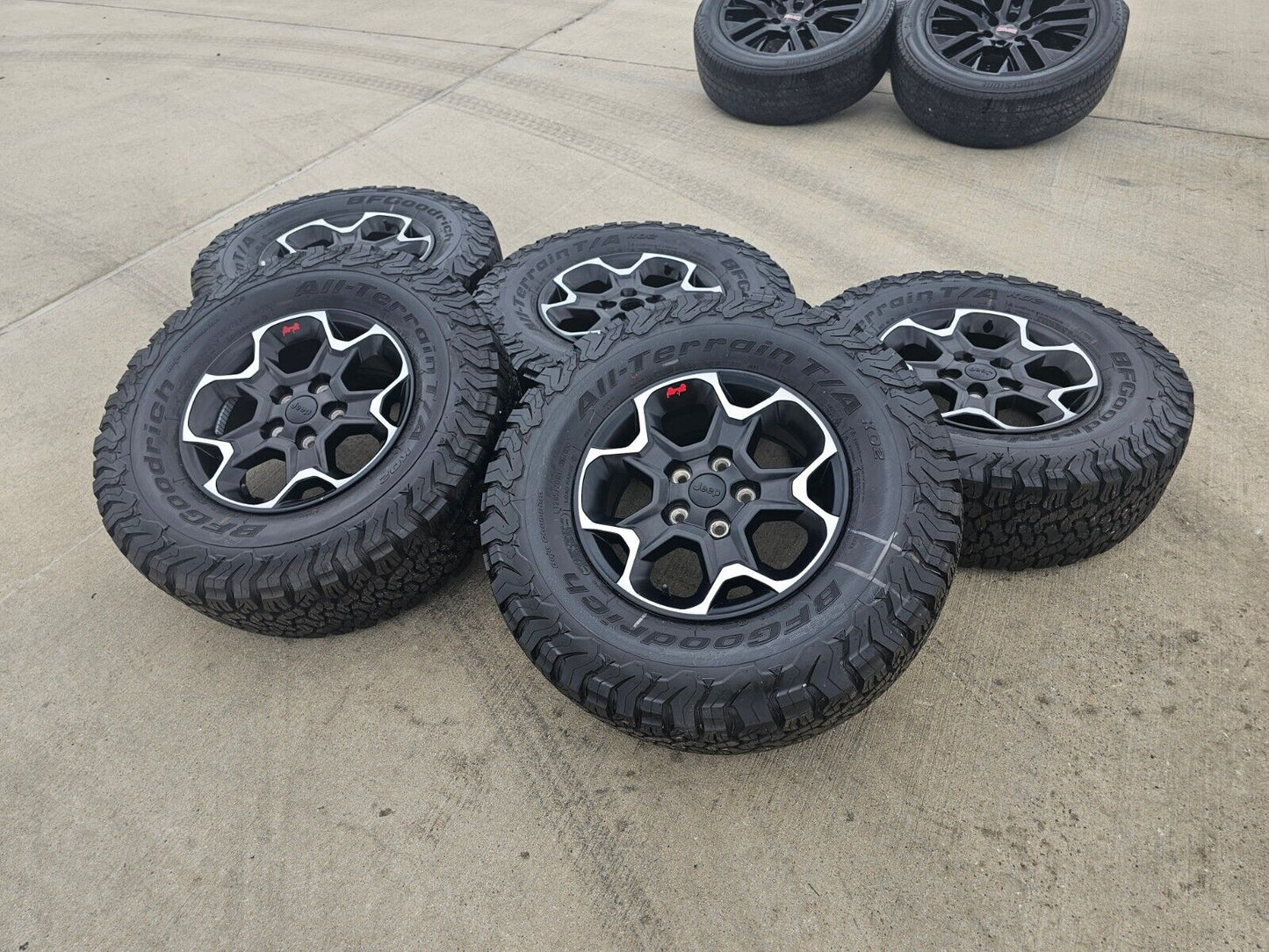 17" Jeep Wrangler Rubicon OEM wheels rims Gladiator 96832 9282 2023 2024 2025