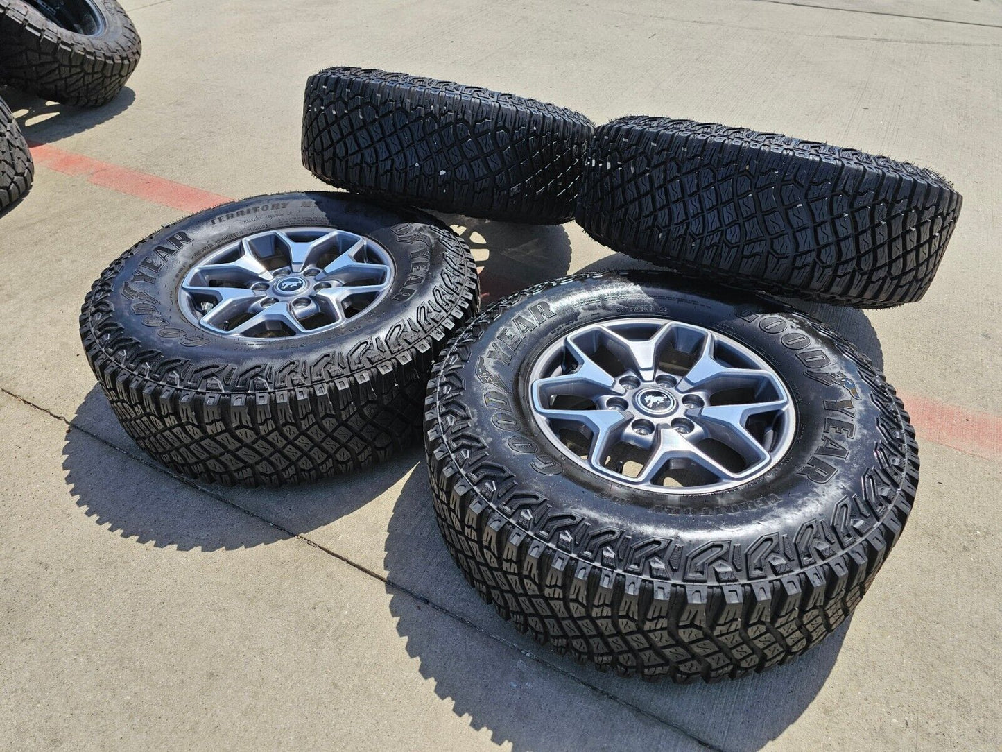17" Ford Bronco Badlands wheels rims 95229 10387 Ranger 35" tires