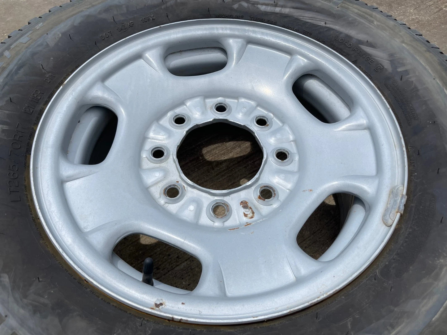 17" Chevy Silverado GMC Sierra 2500 OEM 8095 wheel rim MICHELIN LTX A/T2