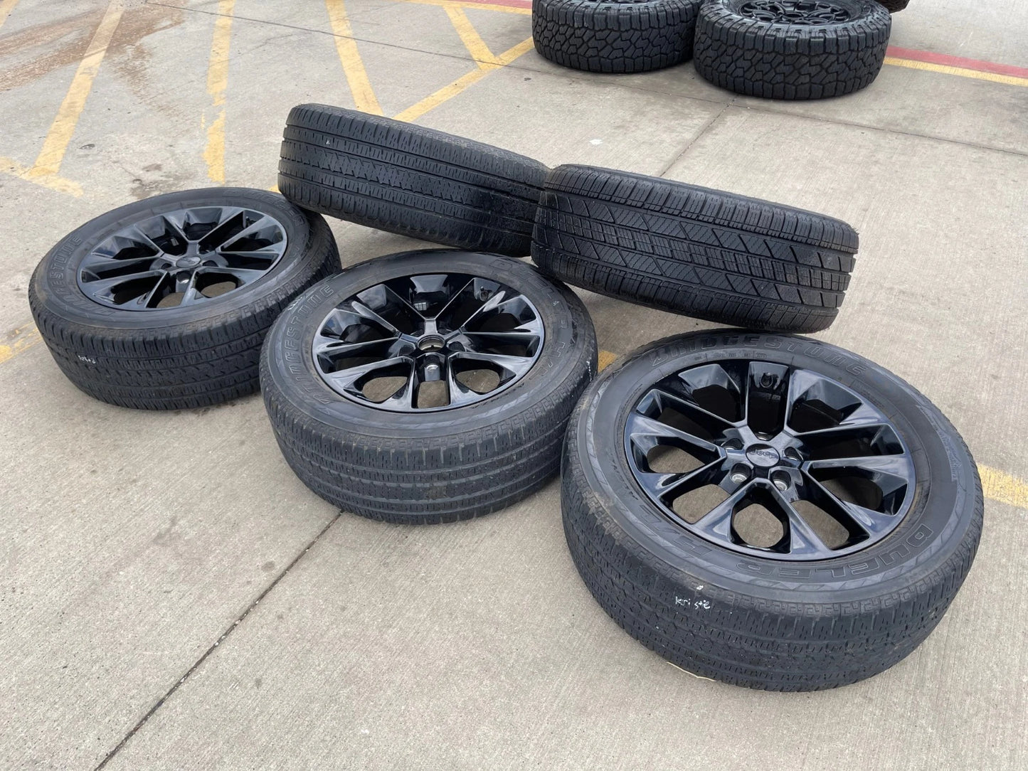 20" Jeep Wrangler HIGH ALTITUDE 9262 96902 OEM wheels rims Gladiator BRIDGESTONE