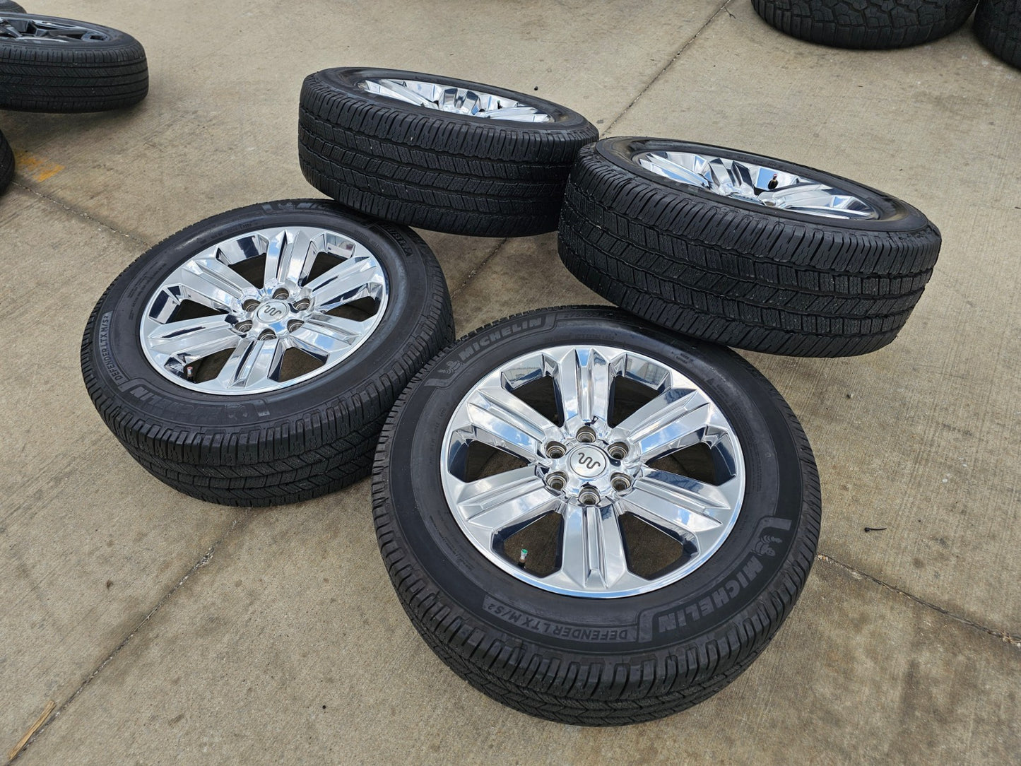 20" Ford F-150 Expedition OEM Lariat rims wheels 10171 tires CHROME MICHELIN