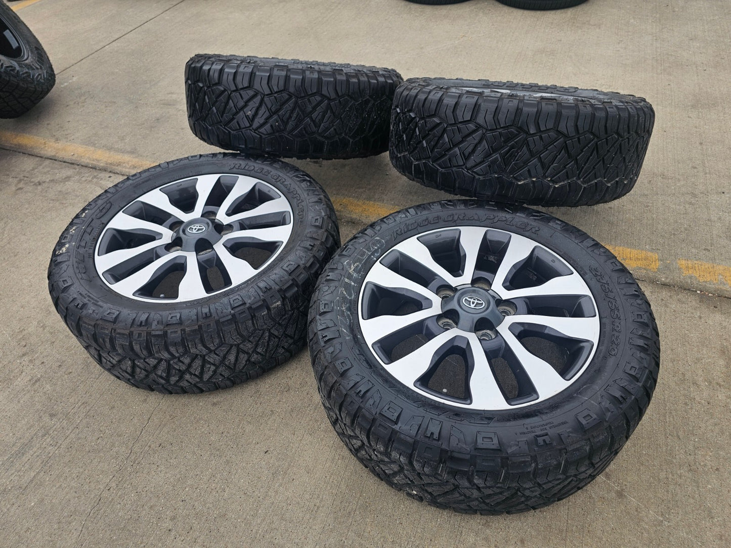 20" Toyota Tundra Sequoia Platinum OEM 5x150 wheels rims 69533 NITTO
