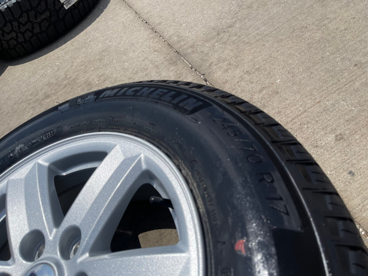 17" Ford F-150 Expedition OEM rims wheels 10339 tires NEW MICHELIN