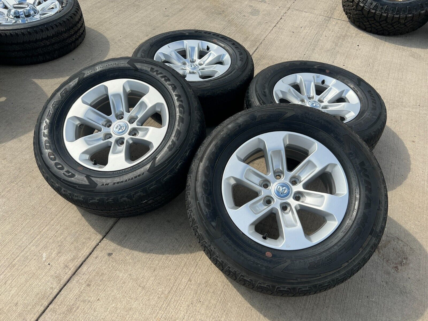18" Dodge Ram 1500 OEM wheels rims 2672 tires 2020 2021 2022 2023 2024