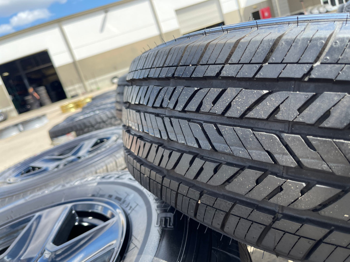 17" Jeep Wrangler Gladiator BLACK OEM wheels rims 9235 tires BRIDGESTONE NEW
