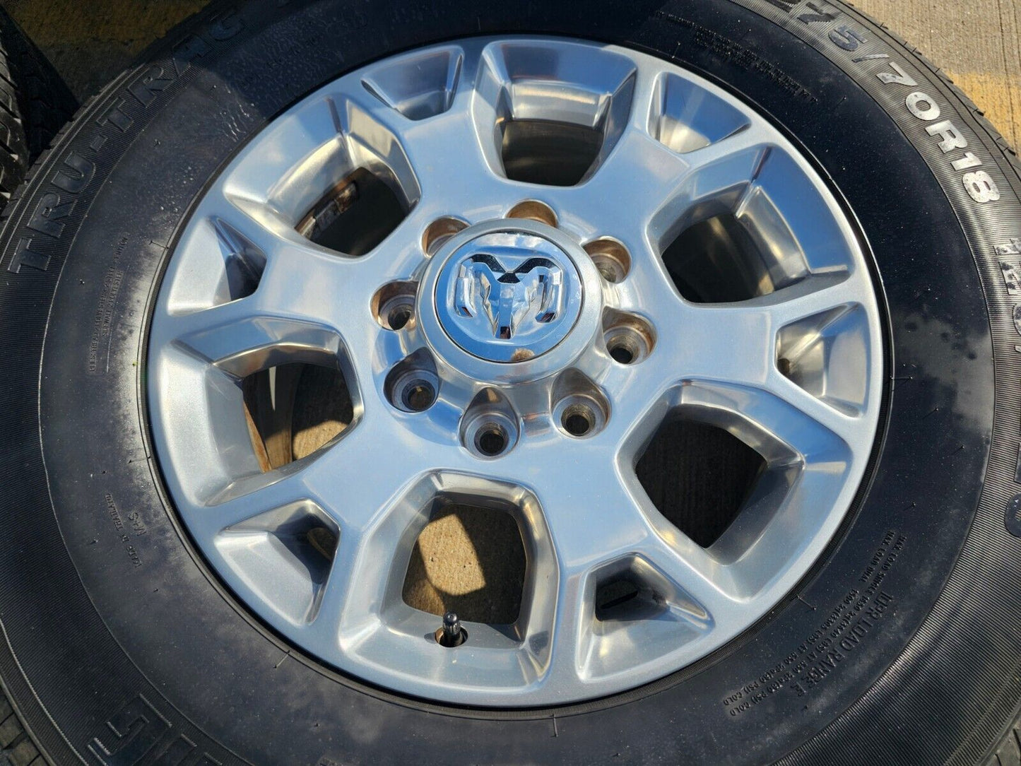 18" Ram 2500 3500 Laramie Power Wagon OEM wheels rims 2693 tires