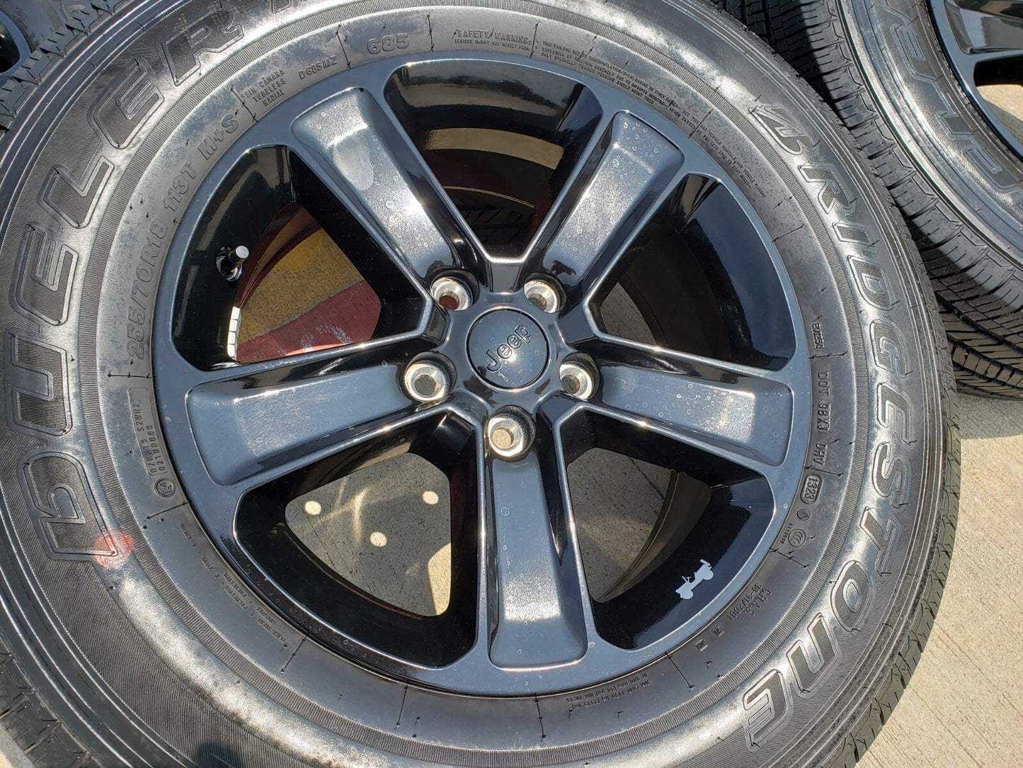 18" Jeep Wrangler Altitude Black OEM wheels rims 9255 9221 tires 2022 2023 2024