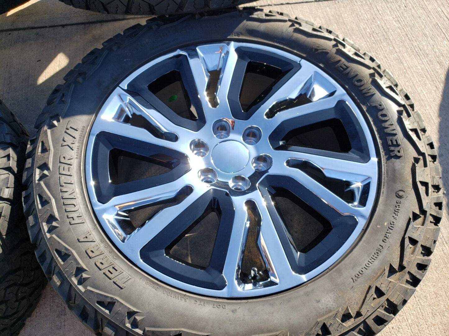 22" Chevy Tahoe Suburban OEM Replica 5907 5901 wheels rims Silverado 35" tires