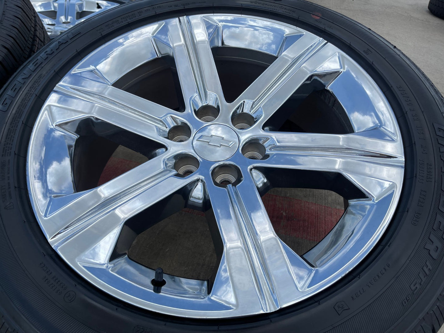 22" GMC Yukon Tahoe Chevy OEM CHROME wheels rims Silverado 5667 NEW tires