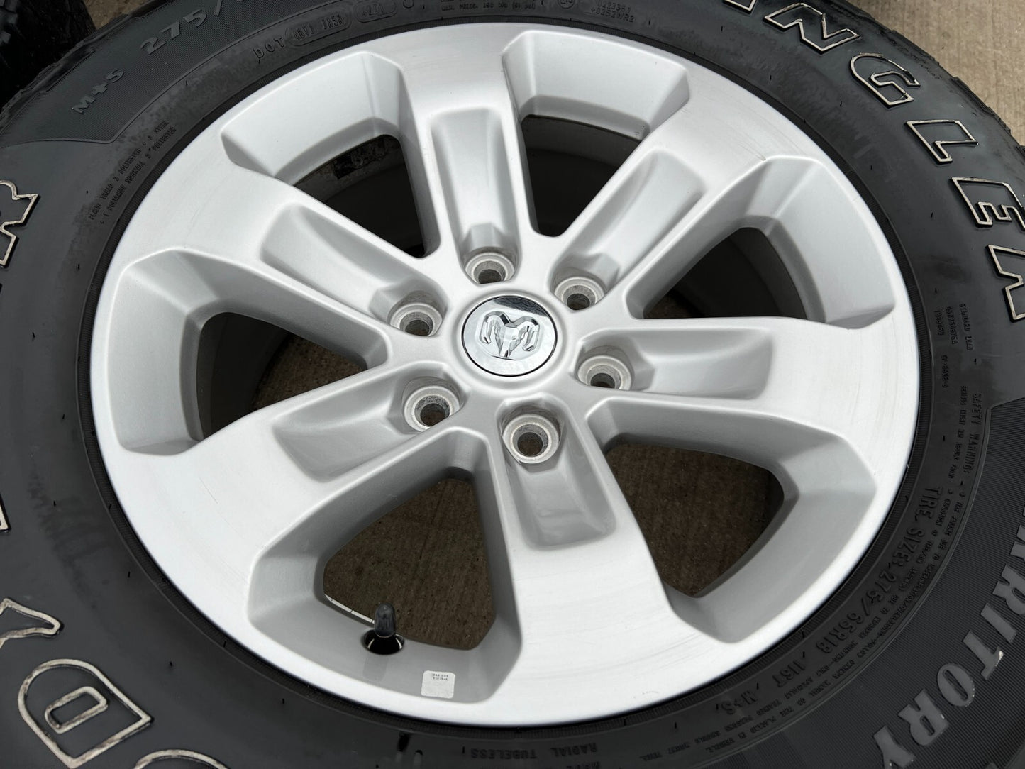 18" Dodge Ram 1500 OEM Lariat wheels rims tires