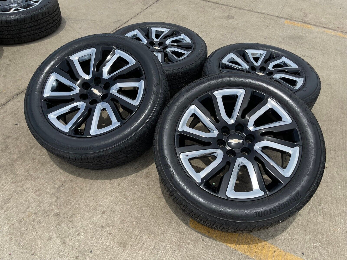22" Chevy Tahoe Suburban OEM 5907 5901 wheels rims Silverado tires