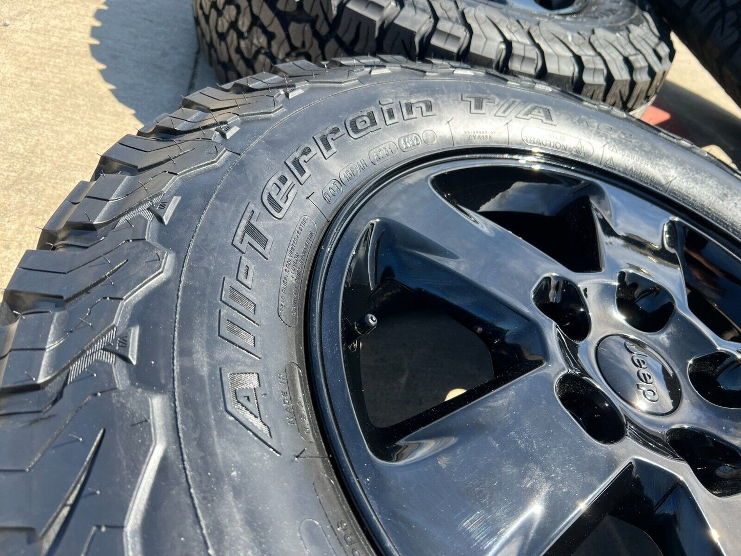 17" Jeep Grand Cherokee OEM wheels rims 9104 black NEW