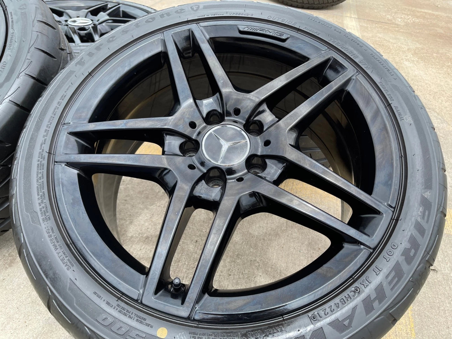 18" Mercedes E350 E550 C300 C E S Class AMG OEM 85458 85398 wheels rims tires