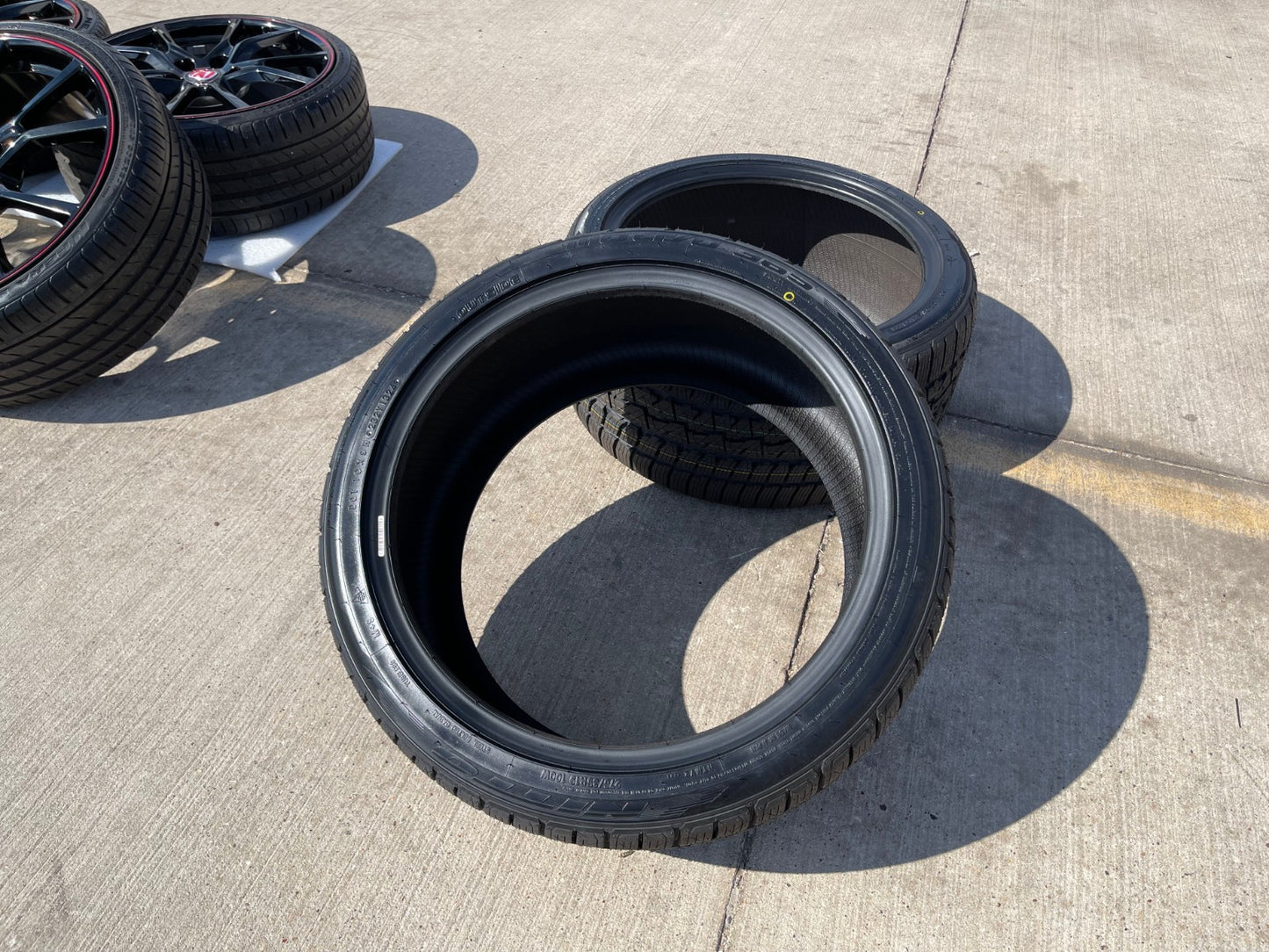 (1) 275/35/19 Nitto Motivo 365 tire 100W XL NEW